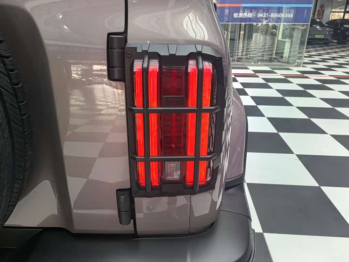 Фото 22 - Tank 300