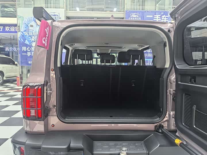 Фото 8 - Tank 300