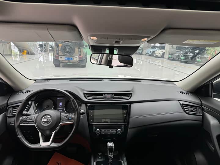 Фото 11 - Nissan X-Trail