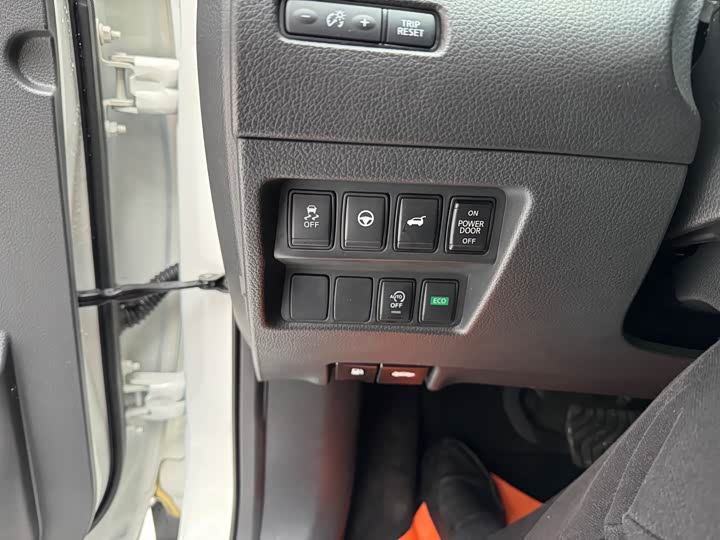 Фото 18 - Nissan X-Trail