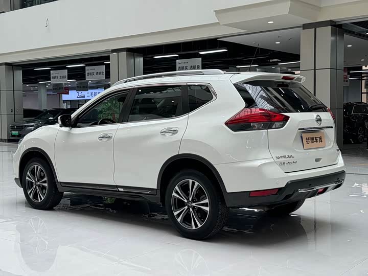 Фото 8 - Nissan X-Trail