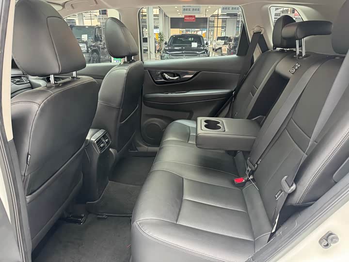 Фото 9 - Nissan X-Trail