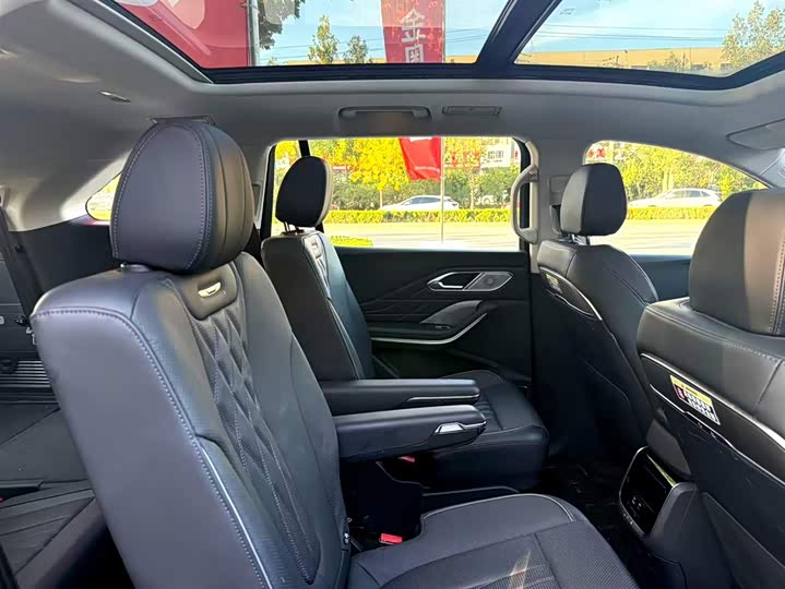 Фото 7 - Hongqi HS7 Hybrid