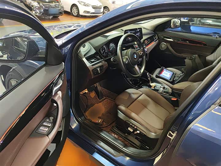 Фото 16 - BMW X2