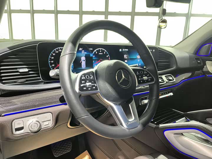 Фото 10 - Mercedes-Benz GLS-Class