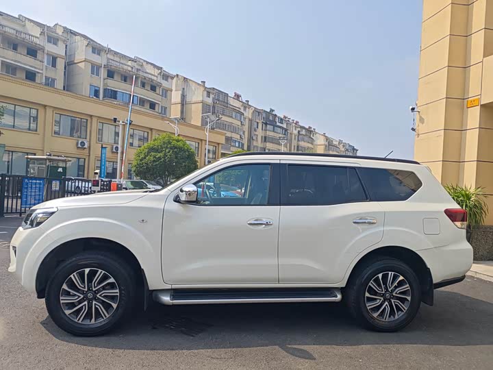 Фото 4 - Nissan Terra