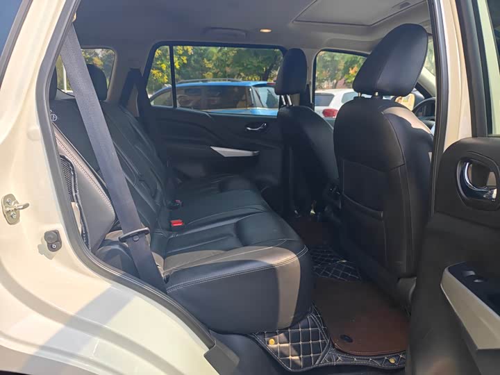 Фото 9 - Nissan Terra