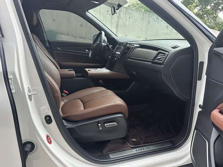 Фото 10 - Honda UR-V