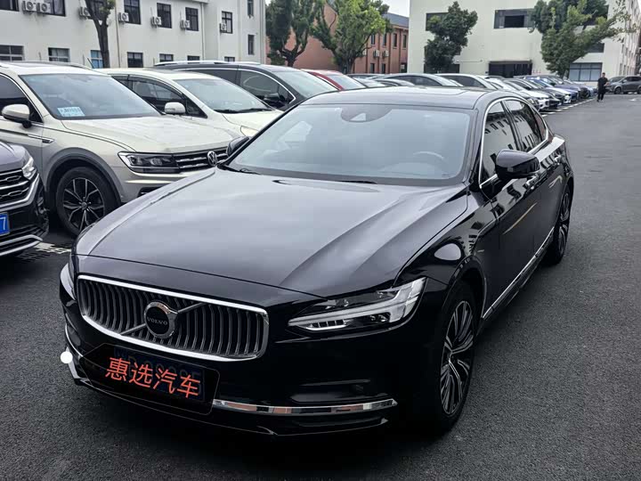 Фото 1 - Volvo S90