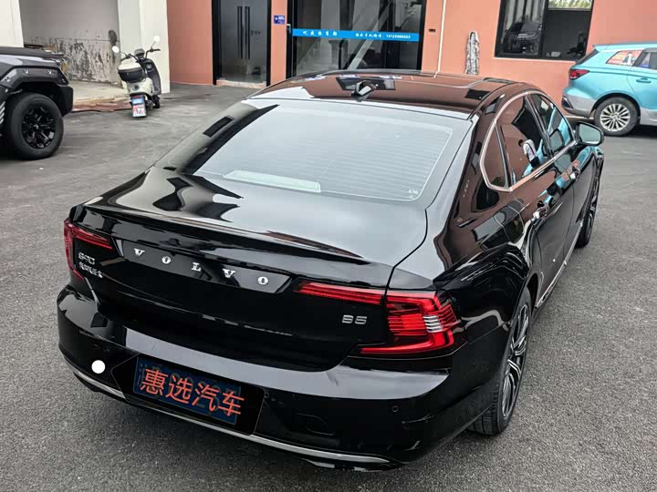 Фото 11 - Volvo S90