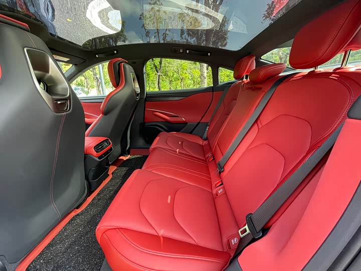 Фото 6 - Xiaomi SU7