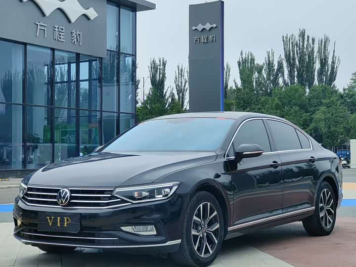 Фото 1 - Volkswagen Magotan