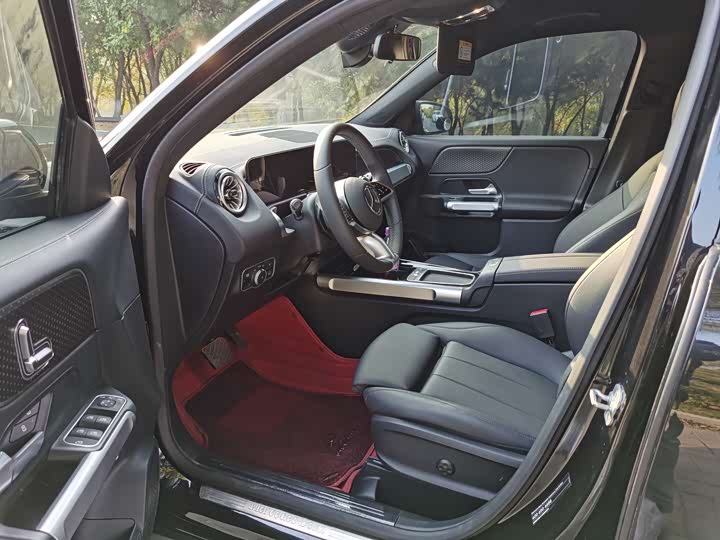 Фото 4 - Mercedes-Benz GLB-Class