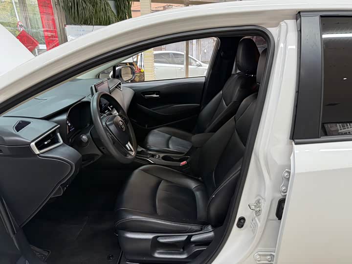 Фото 16 - Toyota Corolla