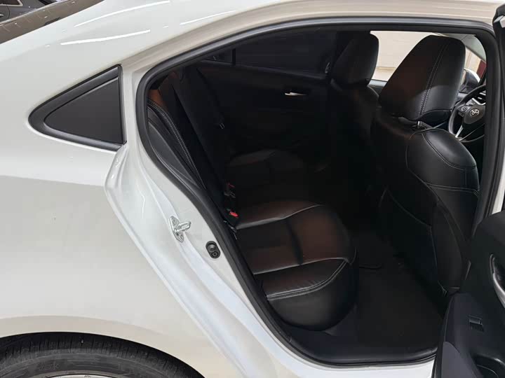 Фото 21 - Toyota Corolla