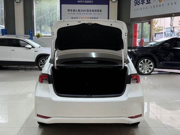 Фото 23 - Toyota Corolla