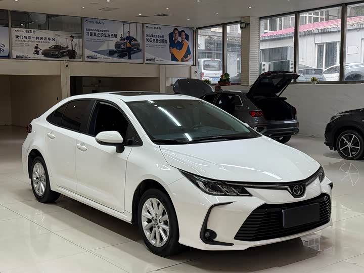 Фото 3 - Toyota Corolla