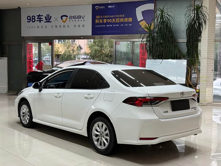 Фото 4 - Toyota Corolla