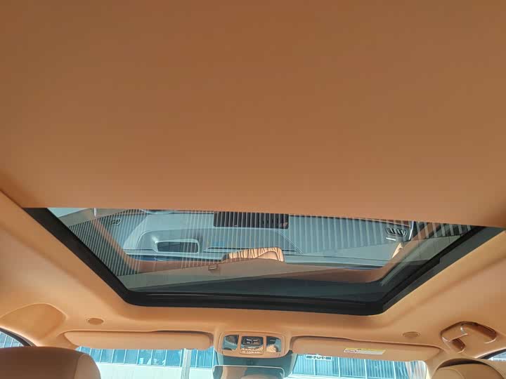 Фото 14 - Tank 500 Hybrid