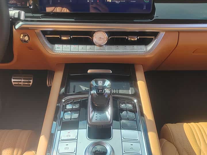 Фото 9 - Tank 500 Hybrid