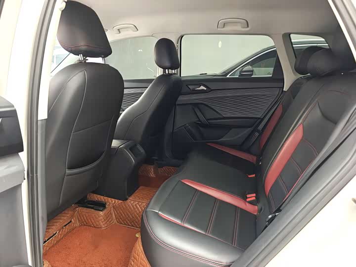 Фото 6 - Volkswagen Tharu