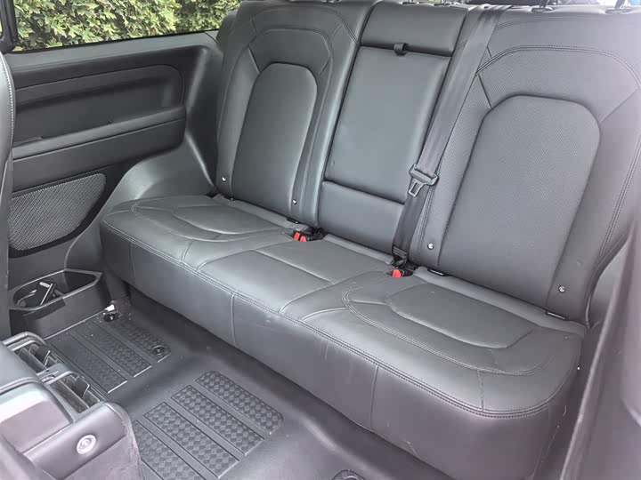 Фото 9 - Land Rover Defender