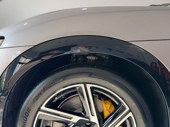 Фото 4 - Xiaomi YU7