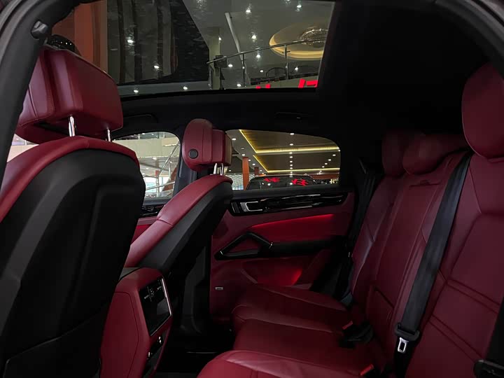 Фото 16 - Porsche Cayenne