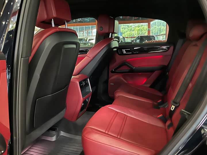 Фото 8 - Porsche Cayenne