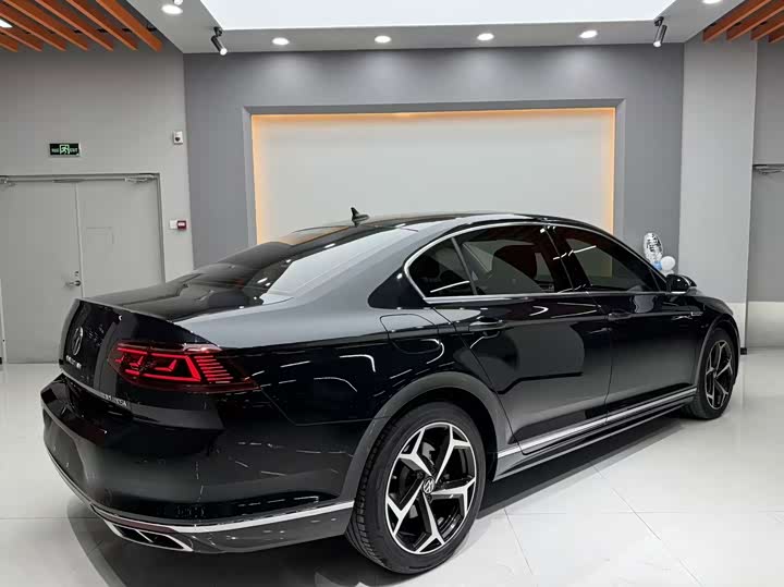 Фото 4 - Volkswagen Magotan