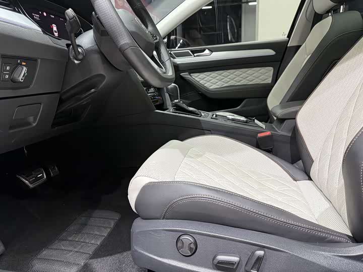 Фото 8 - Volkswagen Magotan