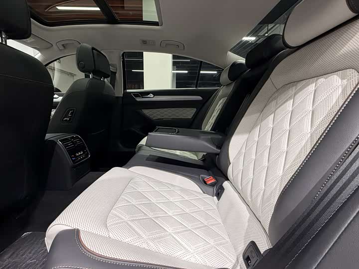 Фото 9 - Volkswagen Magotan