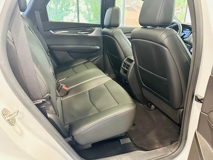 Фото 13 - Cadillac XT5