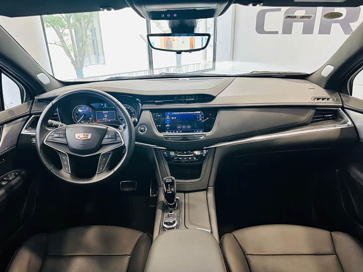 Фото 14 - Cadillac XT5