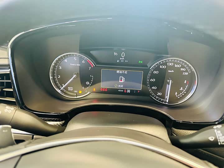 Фото 16 - Cadillac XT5