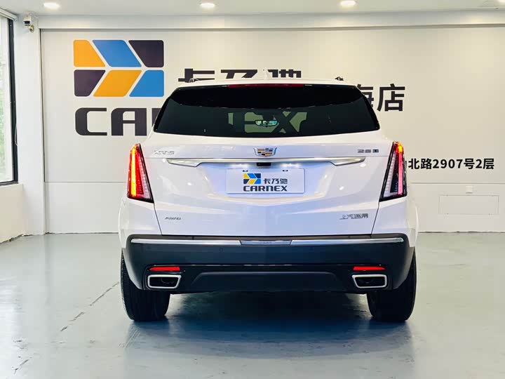 Фото 6 - Cadillac XT5