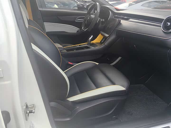 Фото 10 - MG Motor 6