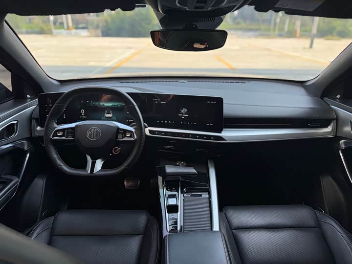 Фото 12 - MG Motor One