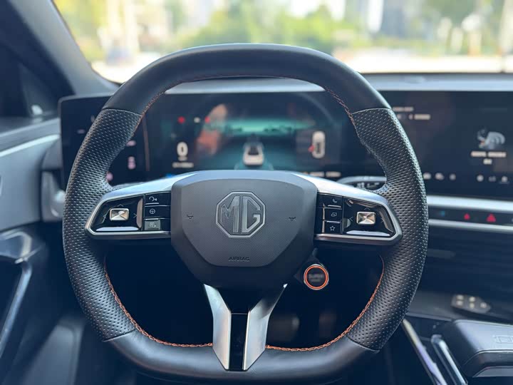 Фото 14 - MG Motor One