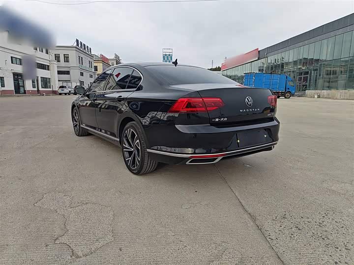 Фото 5 - Volkswagen Magotan