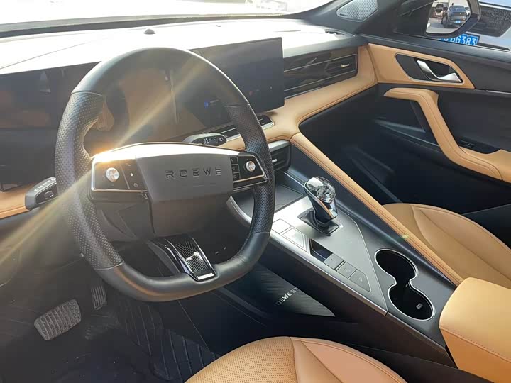 Фото 2 - Roewe RX5