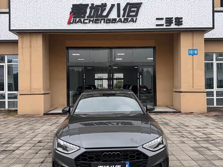 Фото 1 - Audi A4L