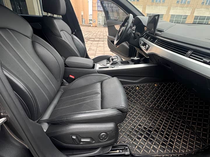 Фото 10 - Audi A4L