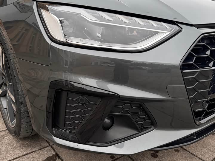 Фото 11 - Audi A4L