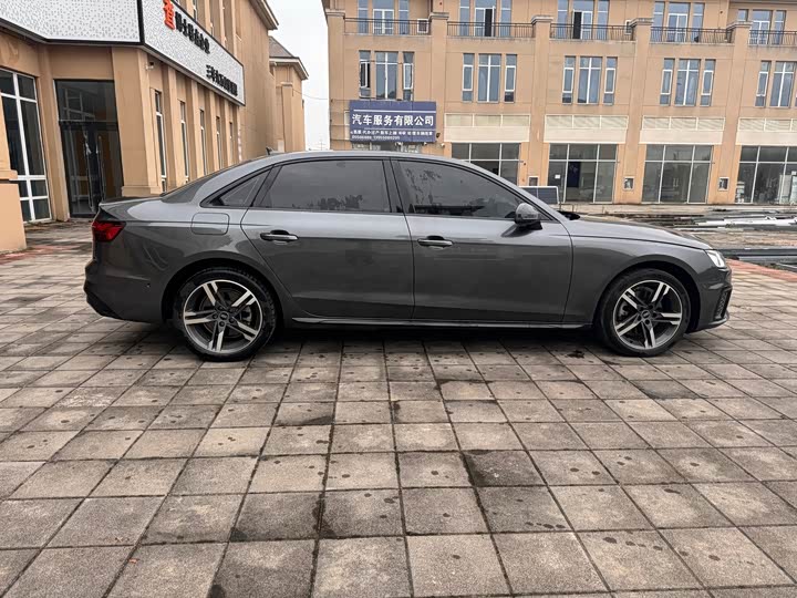 Фото 3 - Audi A4L