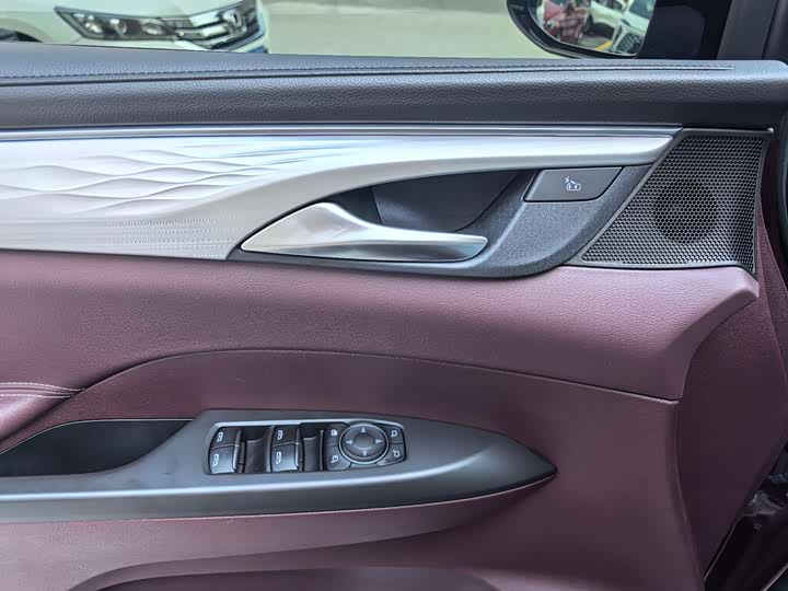 Фото 10 - Buick GL8 ES