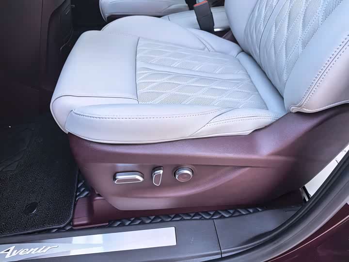 Фото 12 - Buick GL8 ES