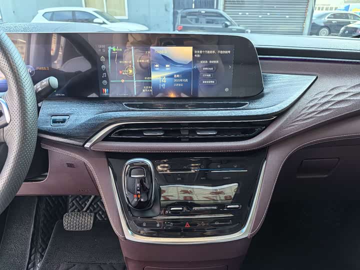 Фото 14 - Buick GL8 ES