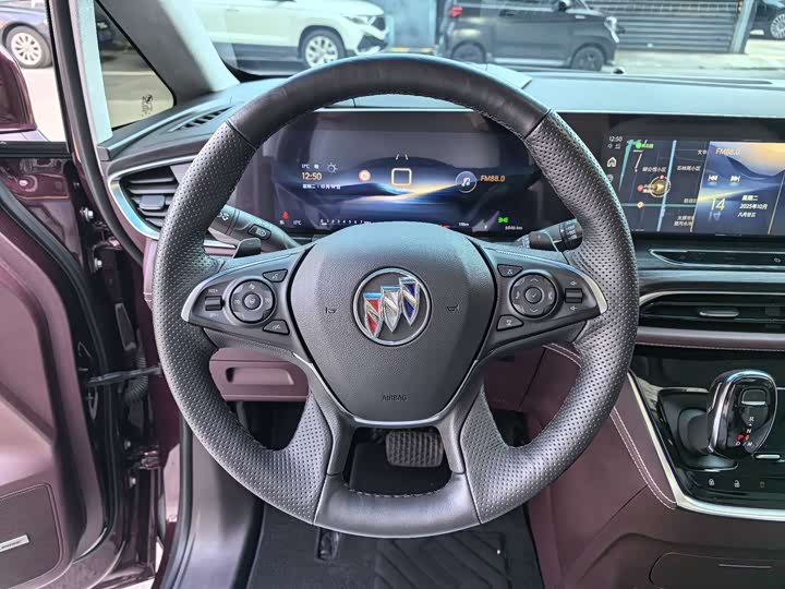 Фото 15 - Buick GL8 ES