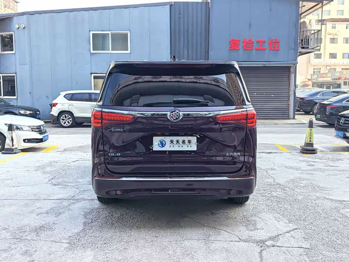 Фото 4 - Buick GL8 ES